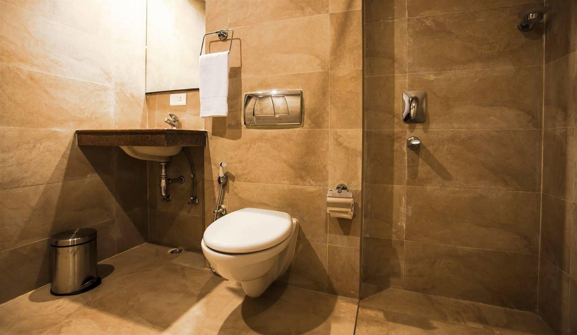 J Hotel Port Blair Dış mekan fotoğraf